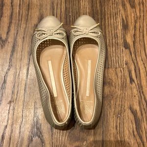 Metallic gold flats